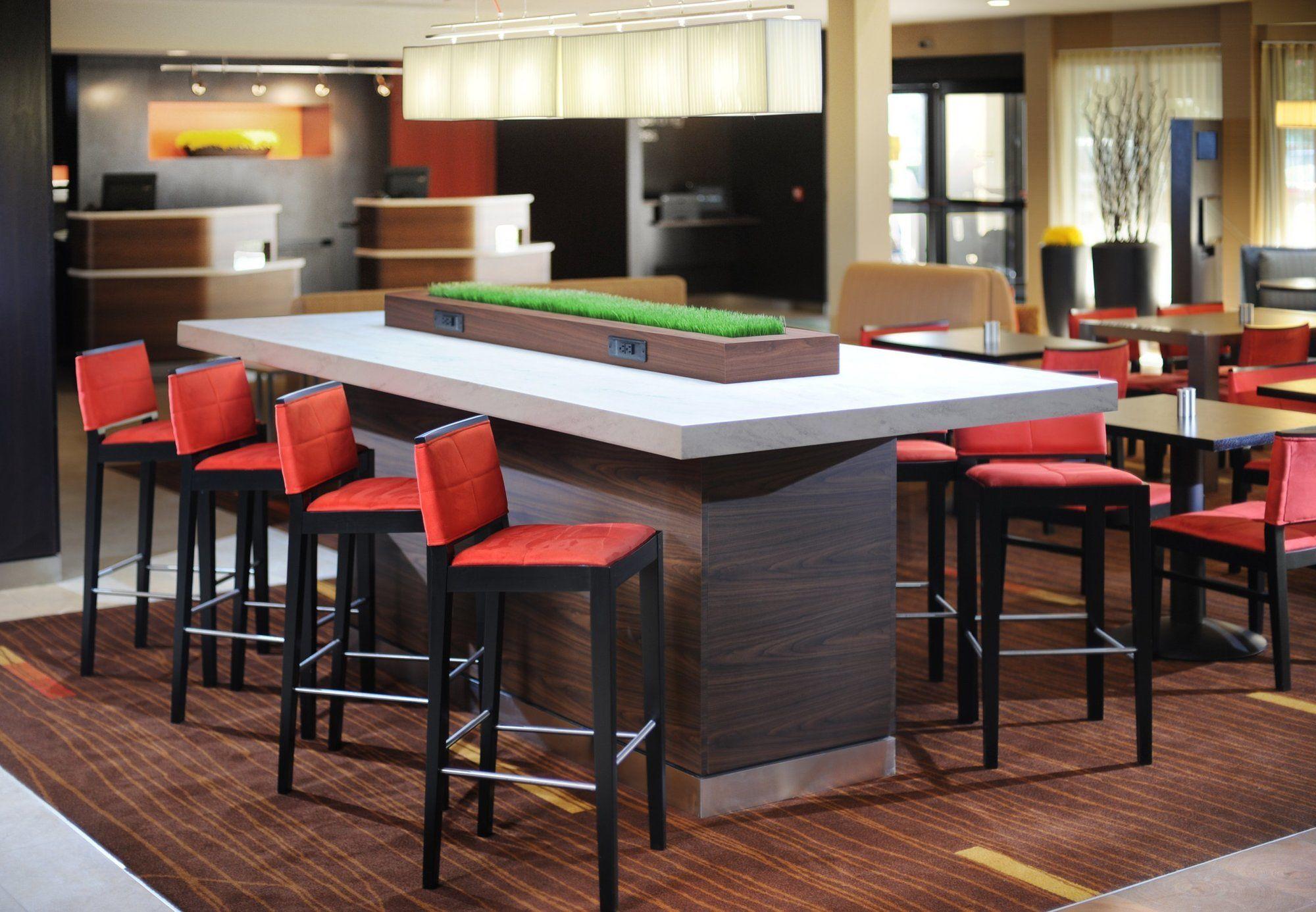 Courtyard By Marriott Houston Hobby Airport Hotel Exterior photo